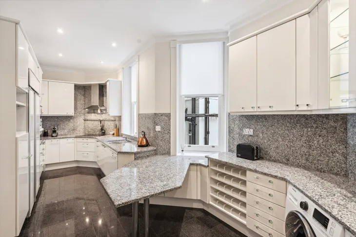 Flat Campden Hill Place in Greater London