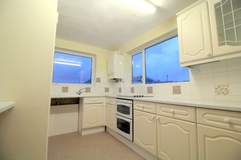 Flat South Coast Road in Peacehaven