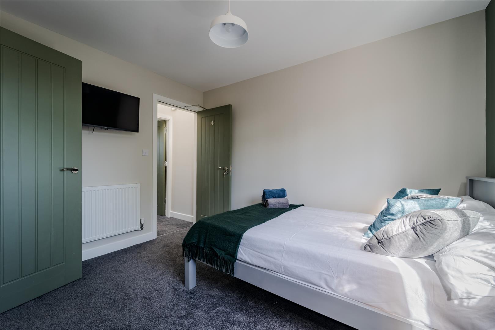 Room St. George's Road in Coventry