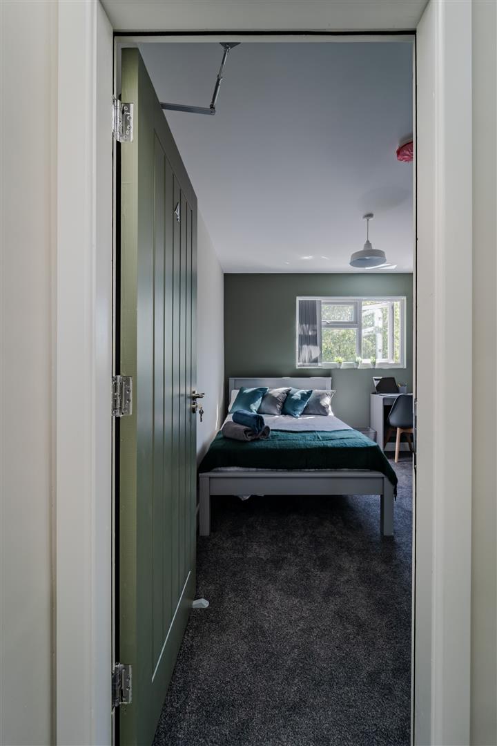 Room St. George's Road in Coventry