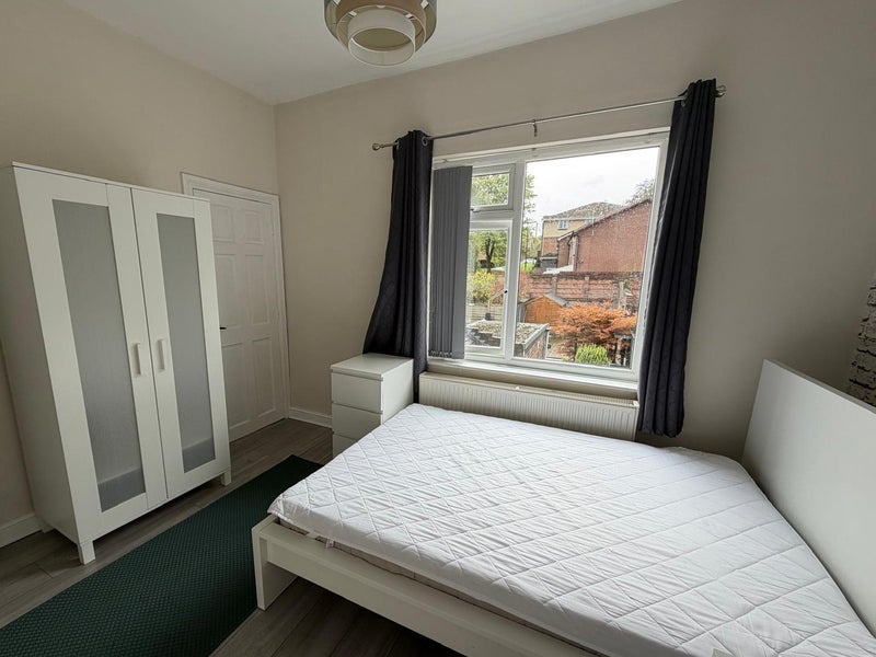 Room Newcastle Street in Newcastle-under-Lyme