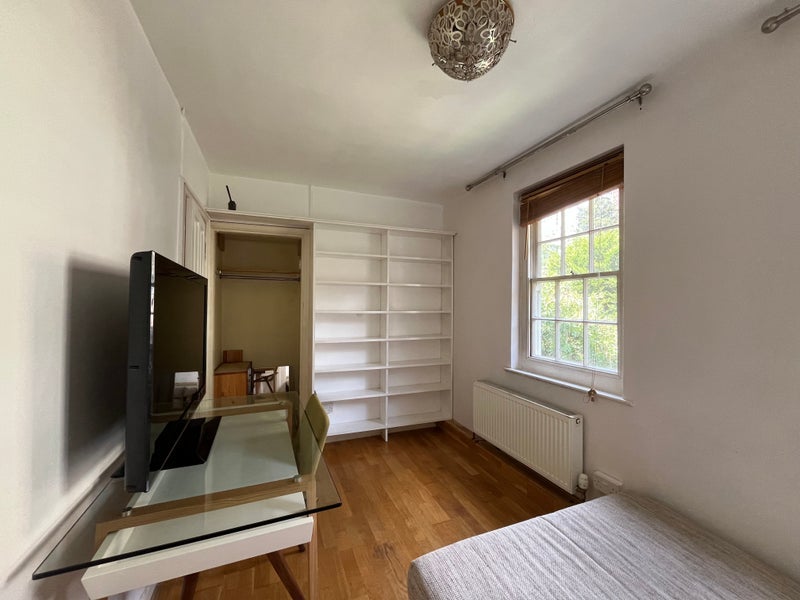 Room St Mark's Road in Greater London