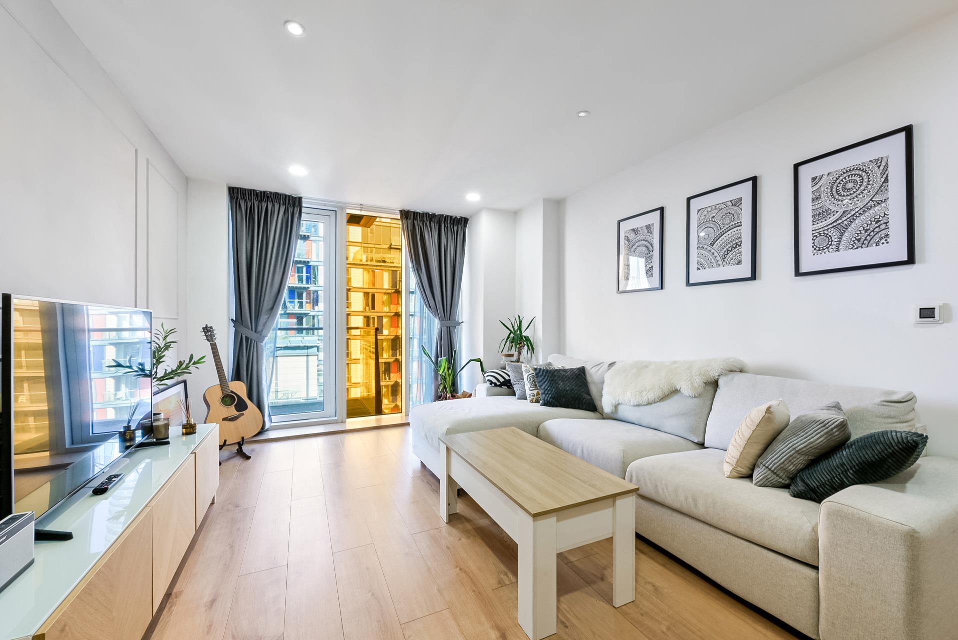 Flat Millharbour in Greater London