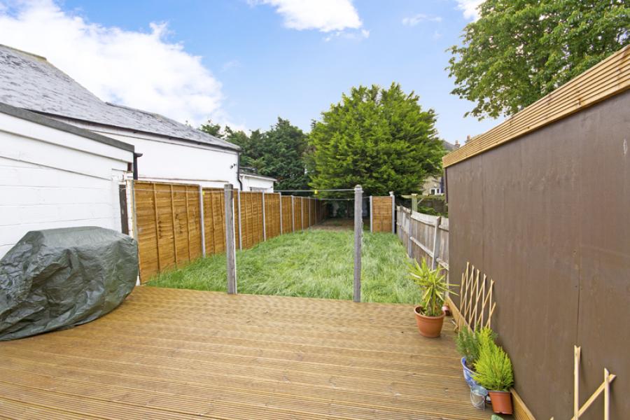 Flat Durnsford Road in Greater London