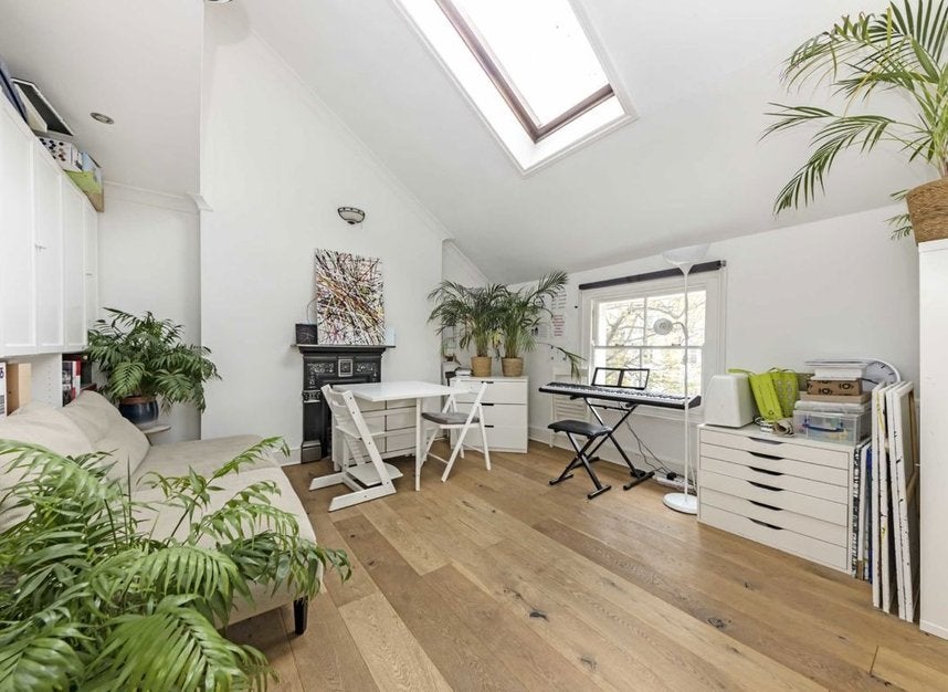 Flat Marlborough Road in Greater London