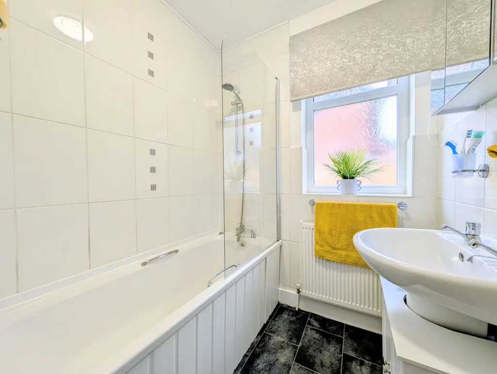 Flat Westcliffe Road in Southport