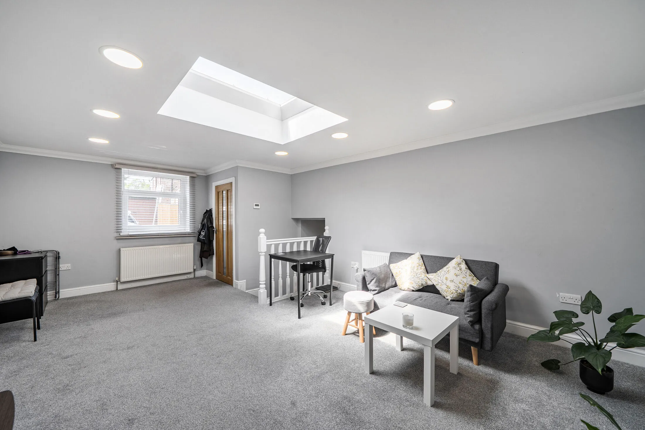 Flat Wallace Crescent in Greater London
