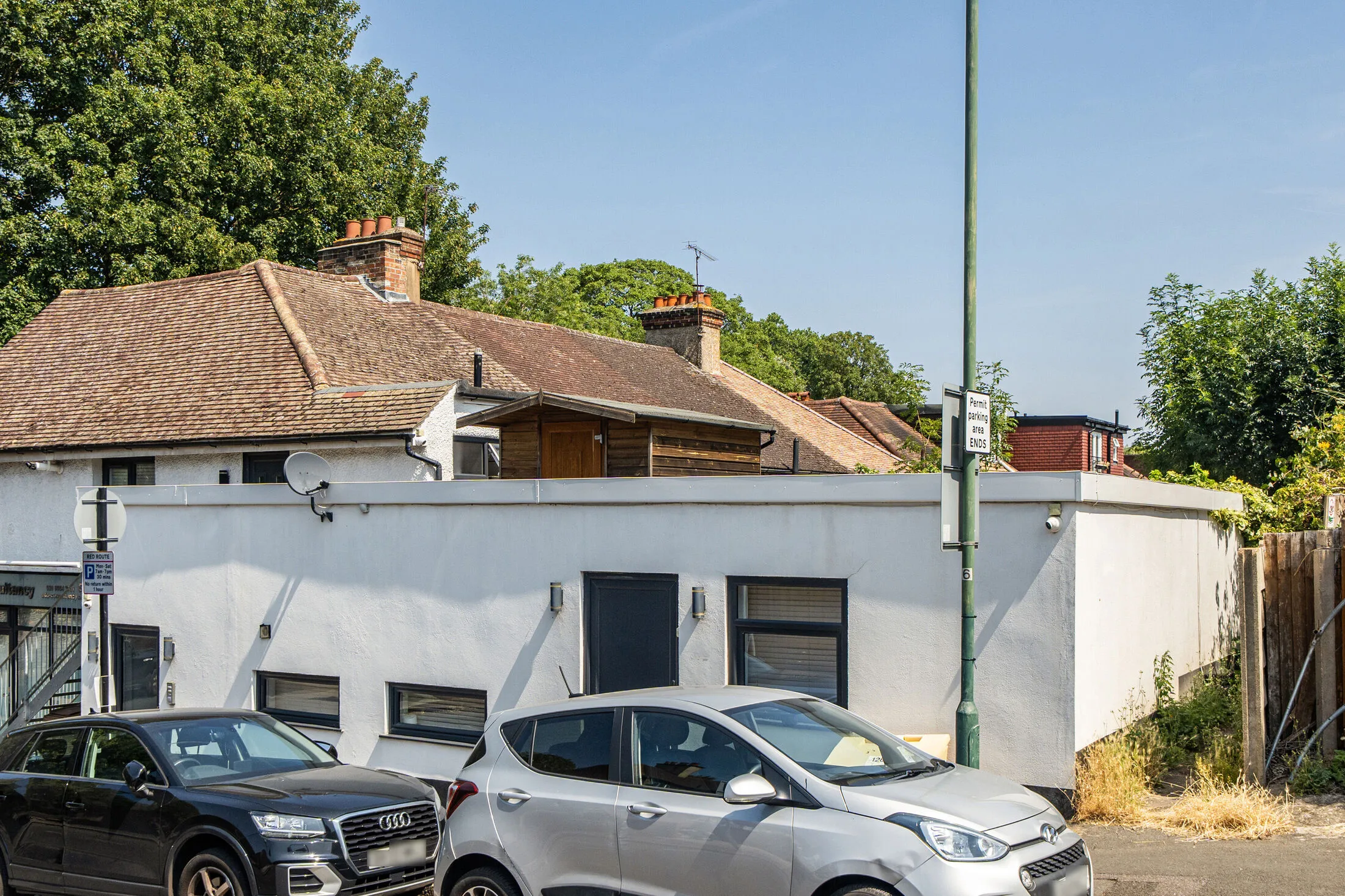 Flat Wallace Crescent in Greater London