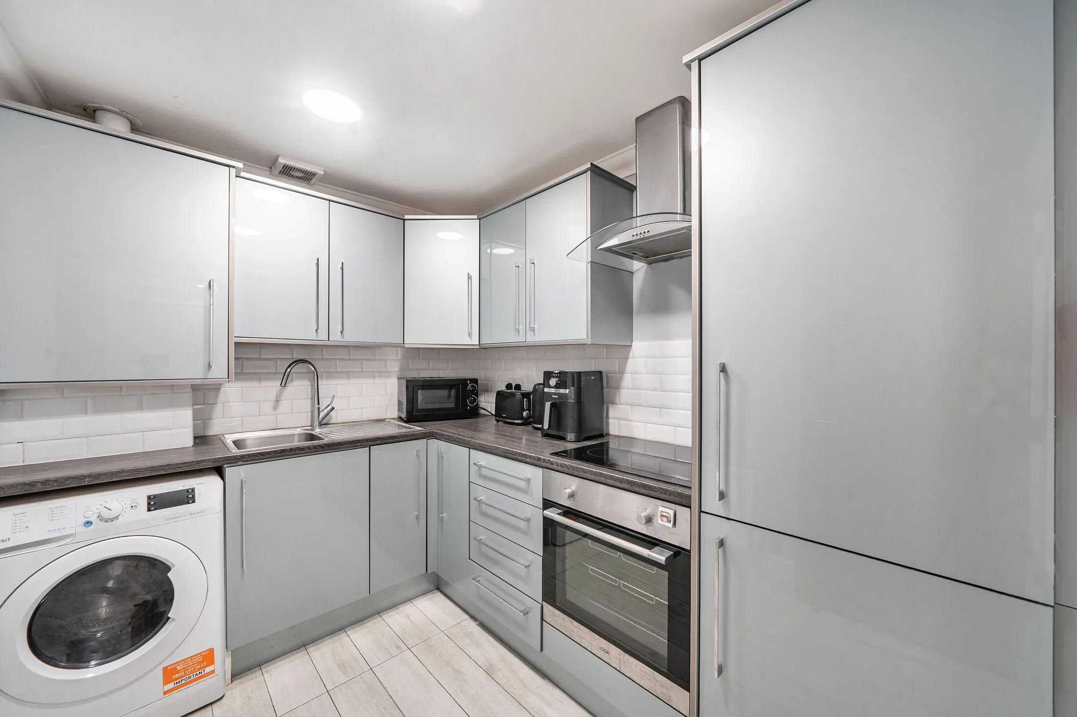 Flat Wallace Crescent in Greater London