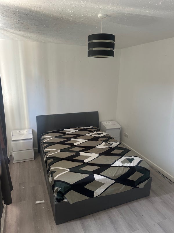 Room Narrowboat Close in Greater London