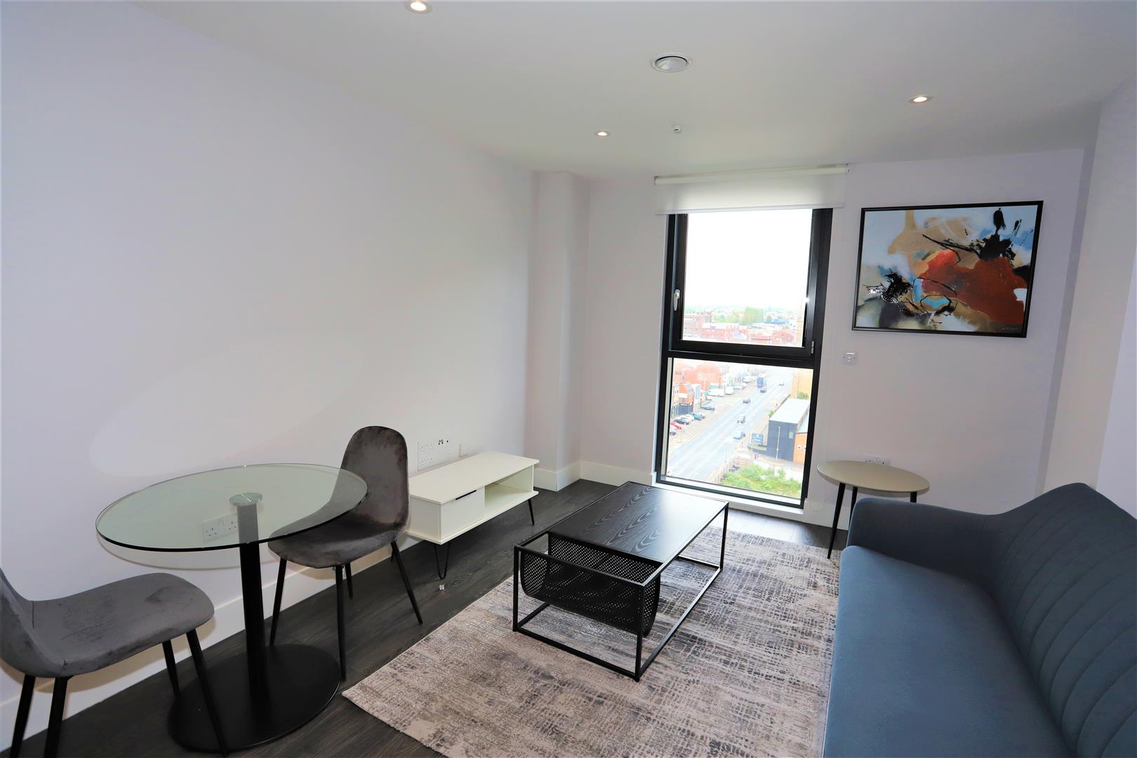 Flat Cheetham Hill Road in Manchester