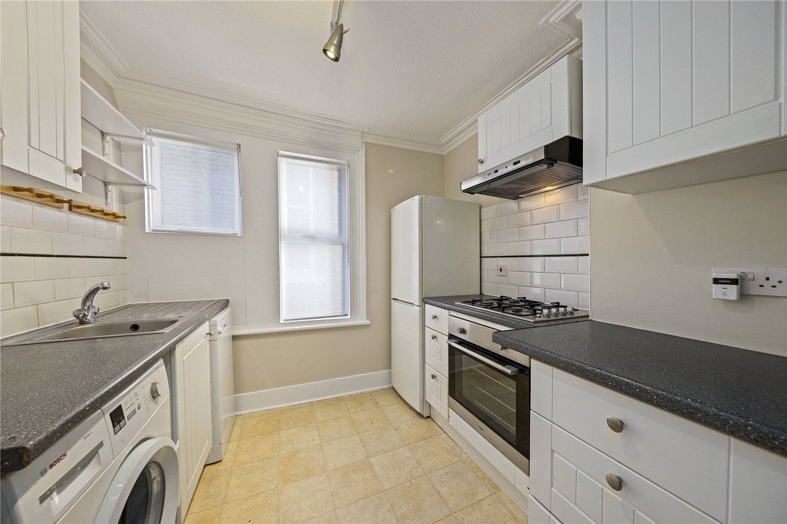 Flat Crown Road in Greater London