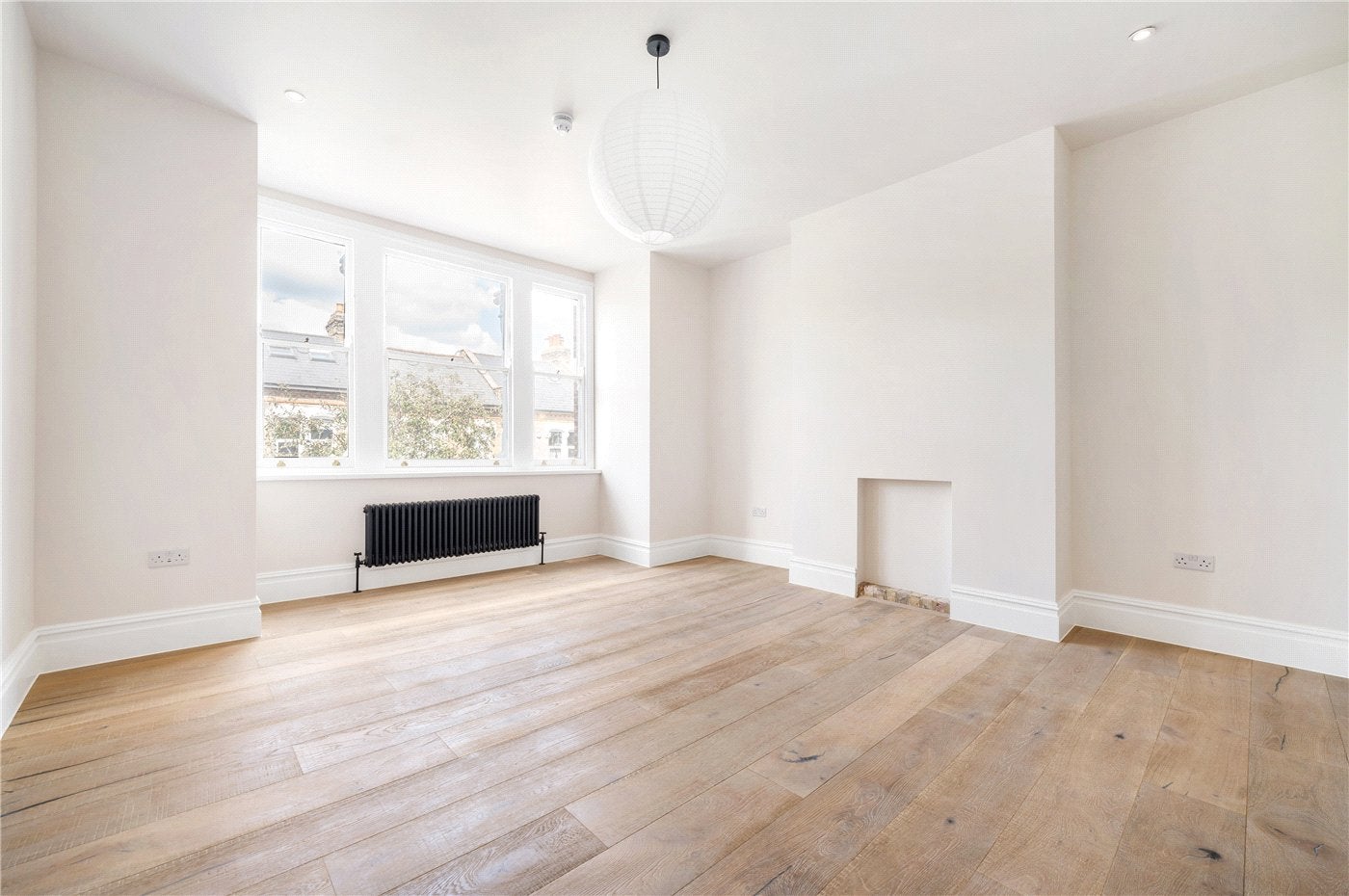 Room Gowlett Road in Greater London