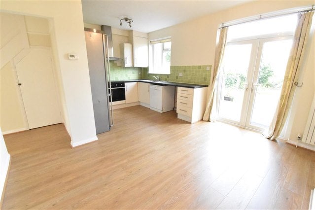 House Lingfield Avenue in Greater London