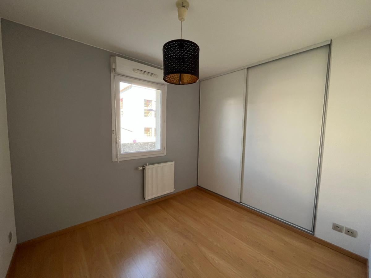 Appartement Rue Victor Lastella à Grenoble