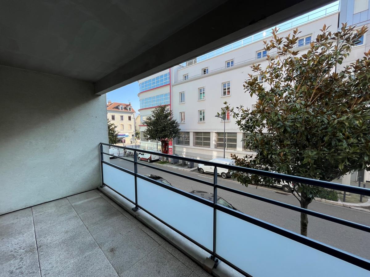 Appartement Rue Victor Lastella à Grenoble