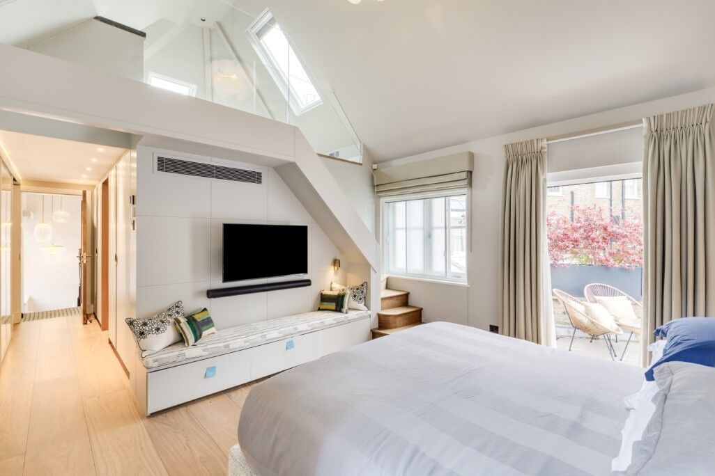 House Denning Road in Greater London