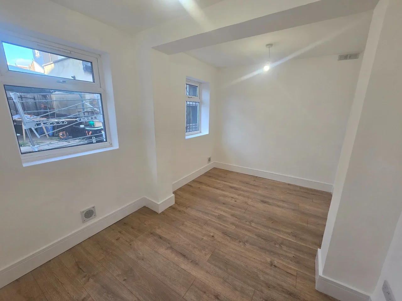 Flat Norbury Road in Greater London