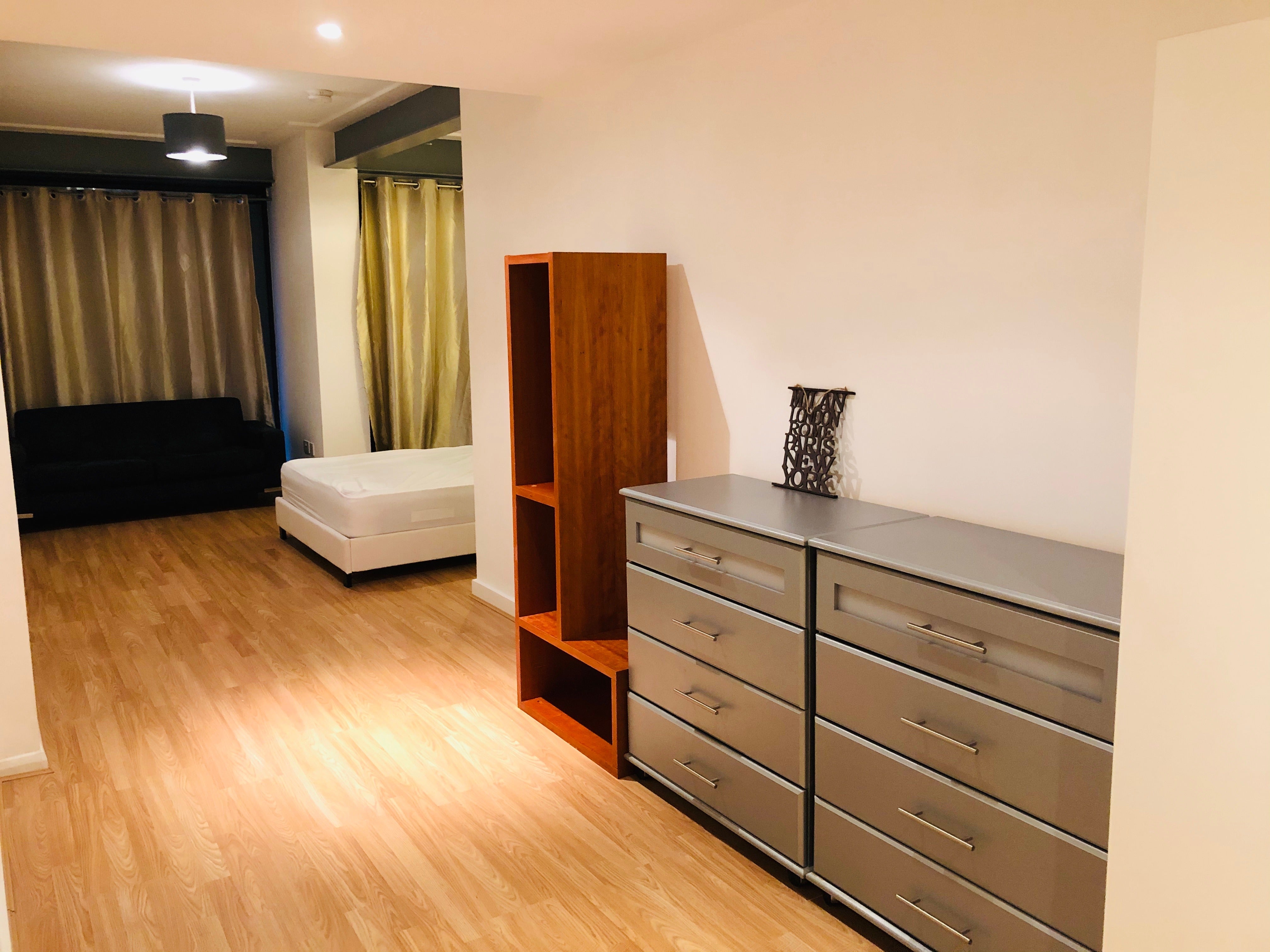 Flat Burford Road in Greater London