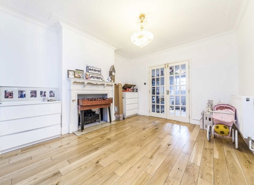 House Manor Grove in Greater London