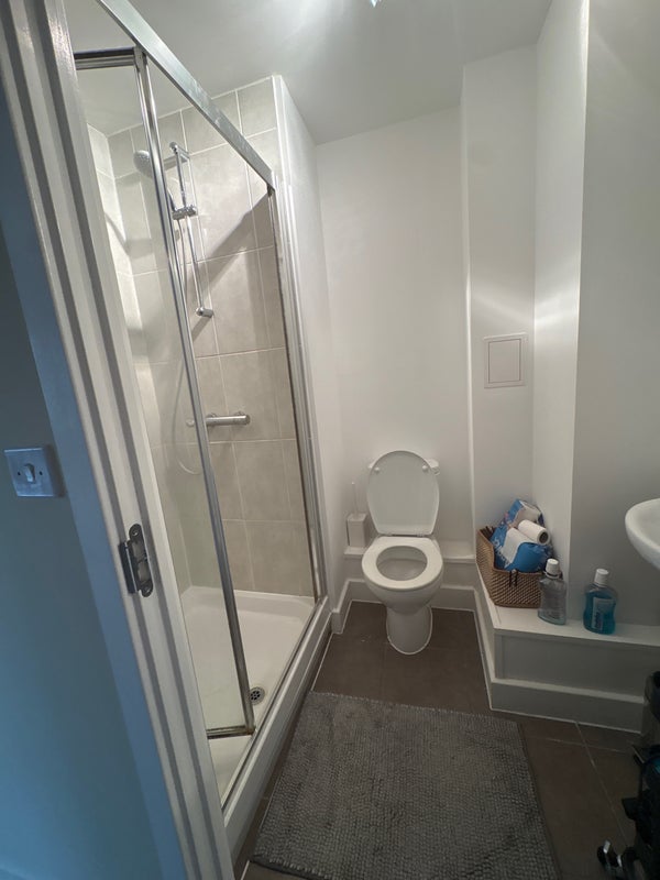 Room Whiston Road in Greater London