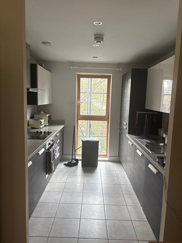 Room Whiston Road in Greater London