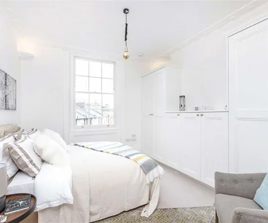 Flat Warwick Way in City of Westminster