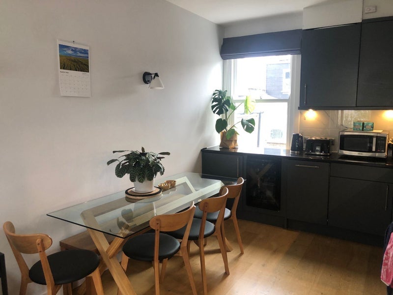 Room Beryl Road in Greater London