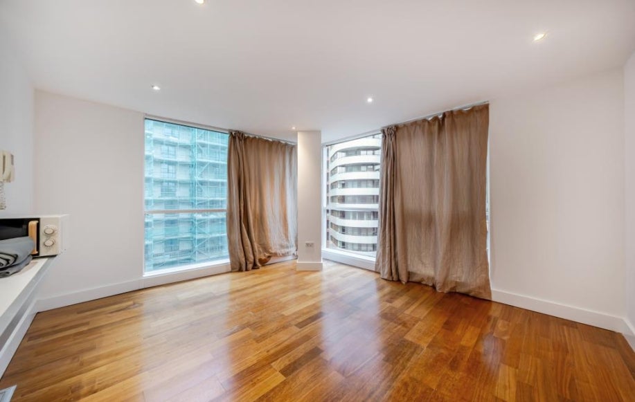 Flat Praed Street in City of Westminster