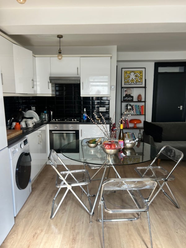 Room Brett Road in Greater London