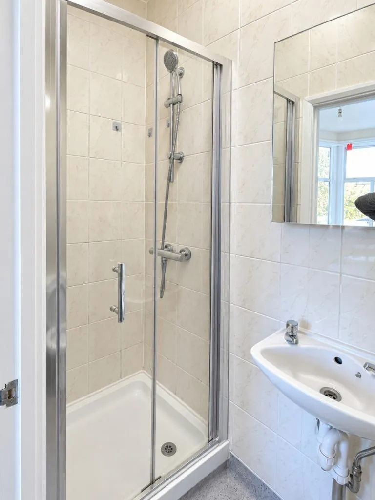 Room Cranbrook Park in Greater London
