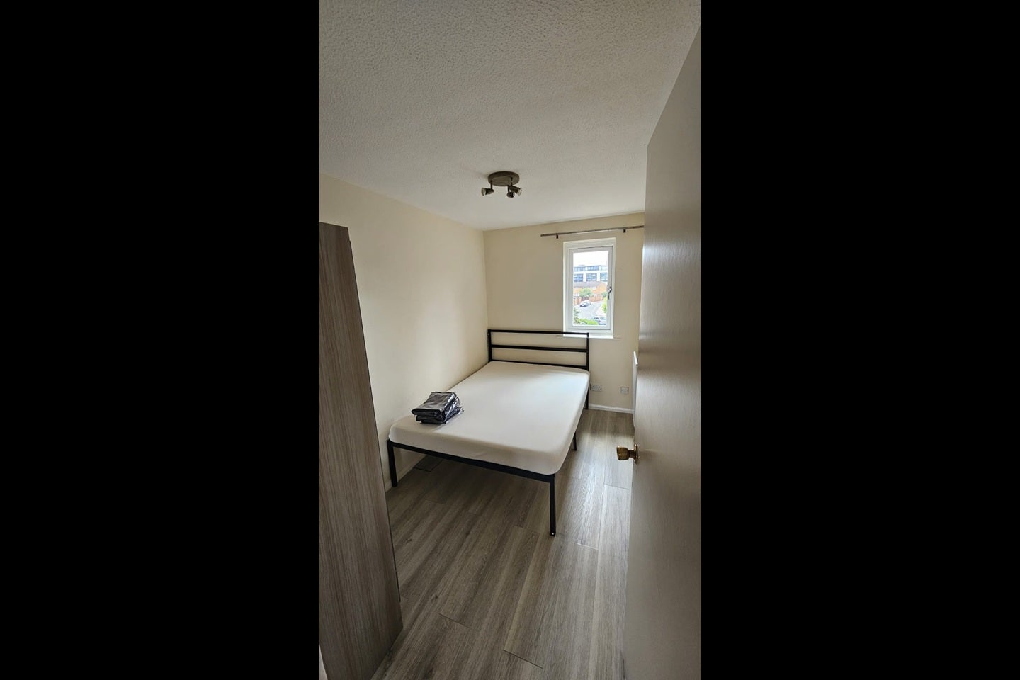 Flat John Silkin Lane in Greater London