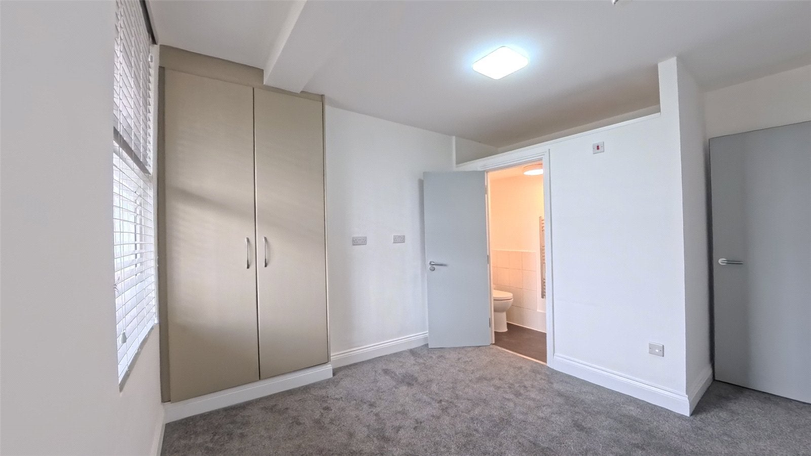 Flat Dunster Gardens in Greater London