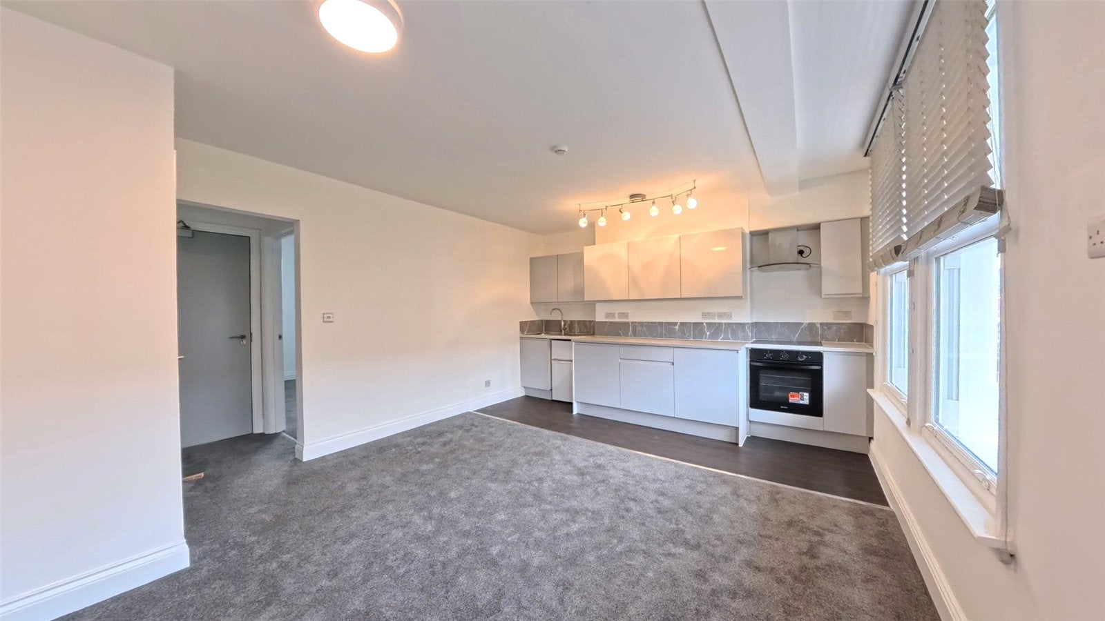 Flat Dunster Gardens in Greater London