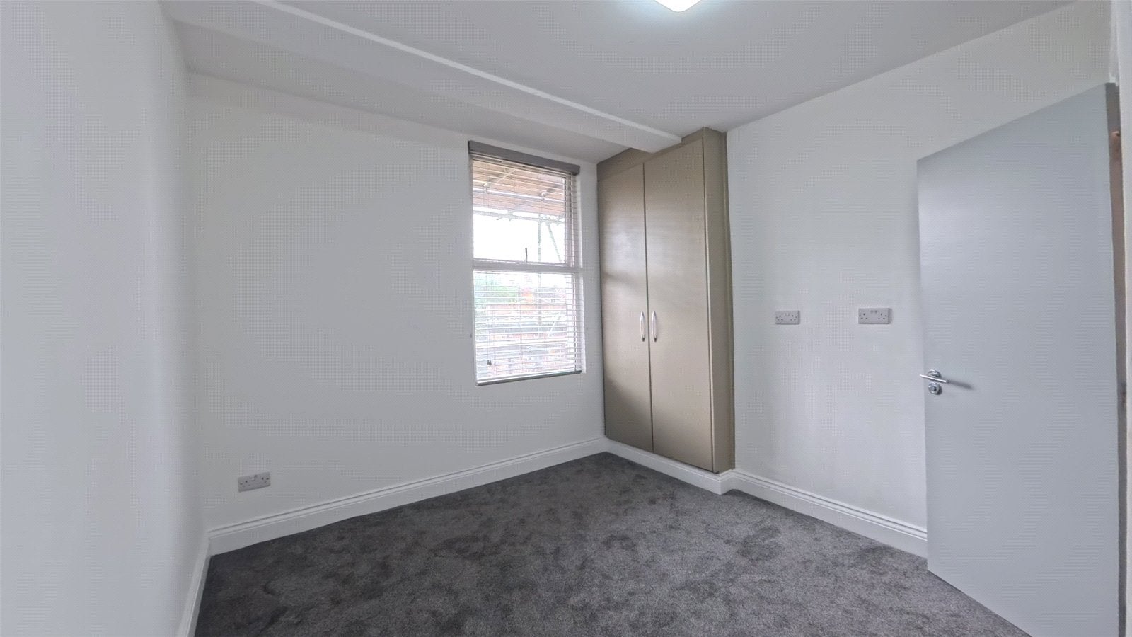 Flat Dunster Gardens in Greater London