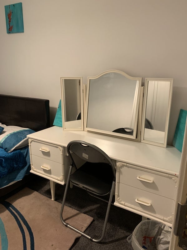 Room Hospital Way in Greater London