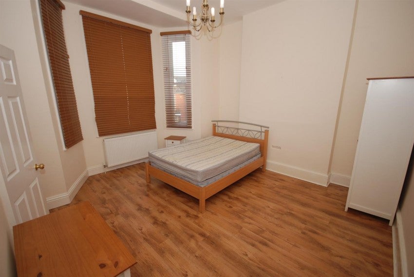 Flat Milverton Hill in Royal Leamington Spa