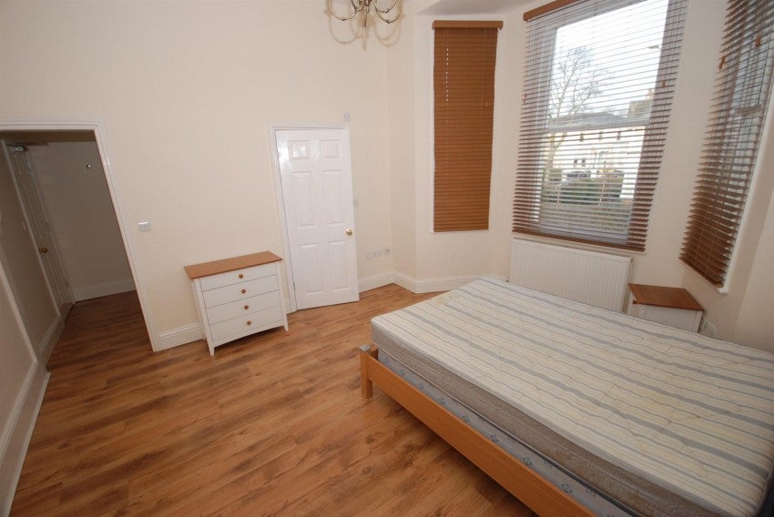 Flat Milverton Hill in Royal Leamington Spa