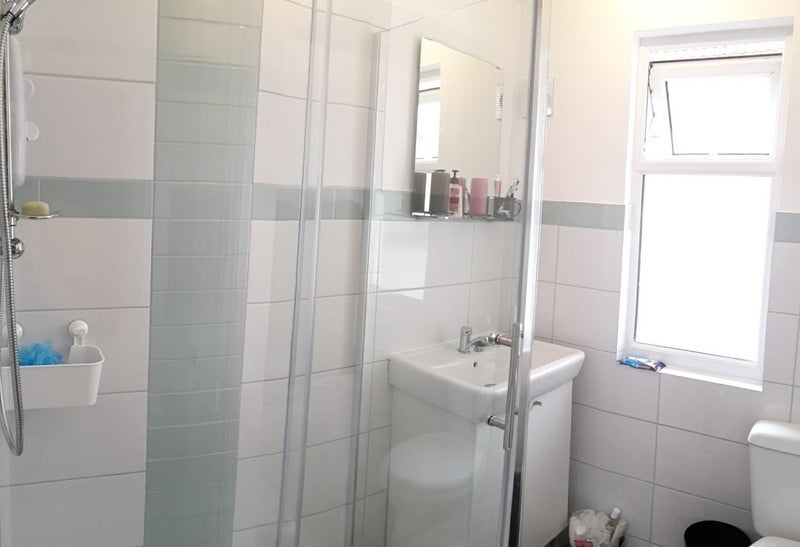 Room Machen Place in Cardiff