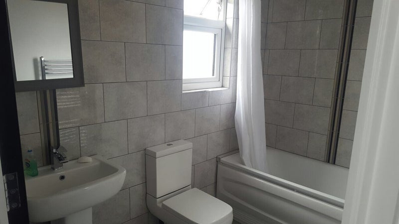Room Chingford Road in Greater London