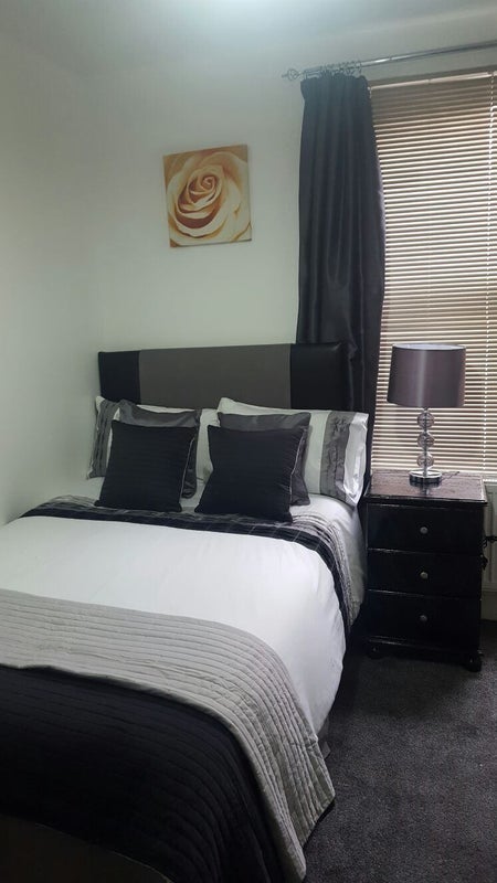 Room Chingford Road in Greater London