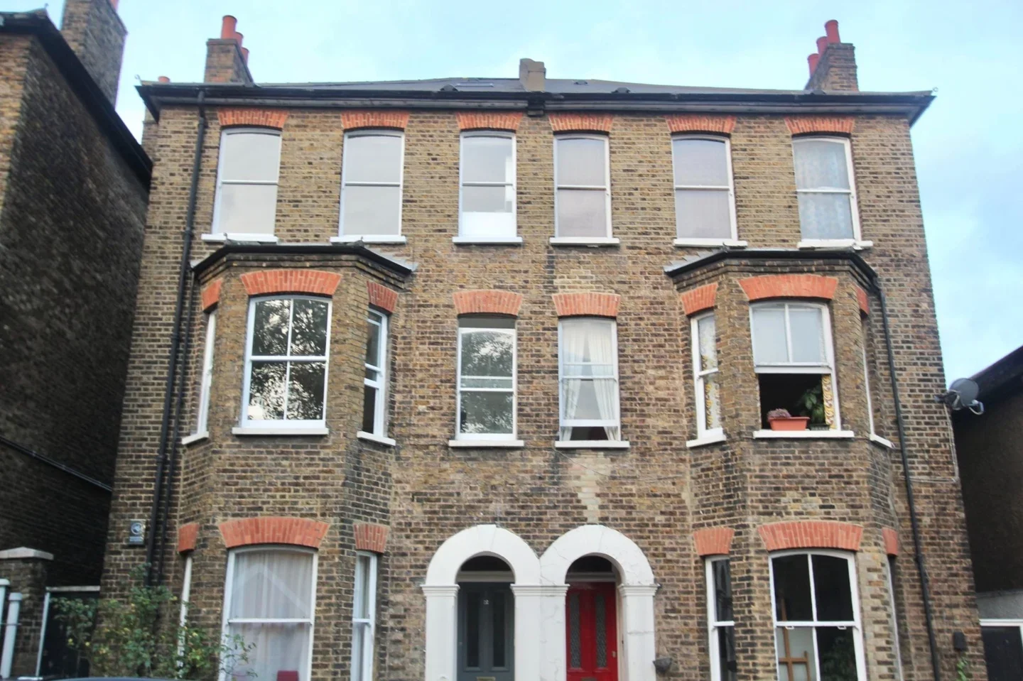 Flat Thurlow Hill in Greater London