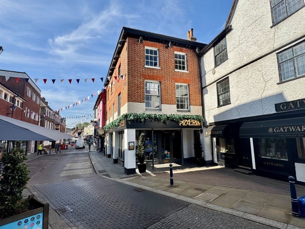Flat Market Place in North Hertfordshire