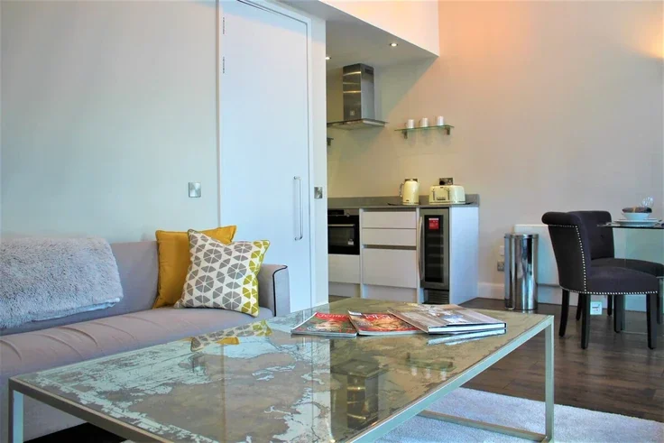 Flat Mora Street in Greater London