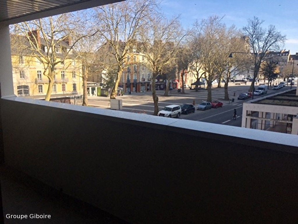 Flat Mail François Mitterrand in Rennes