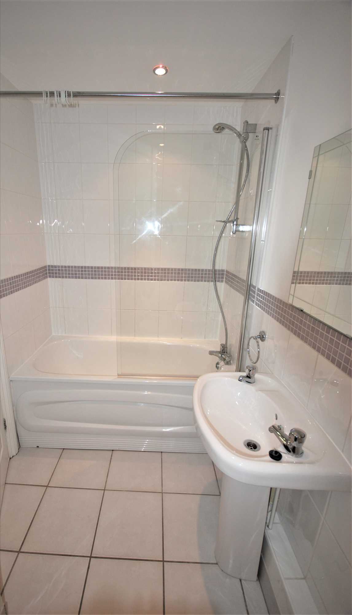 Flat Royal York Crescent in Bristol