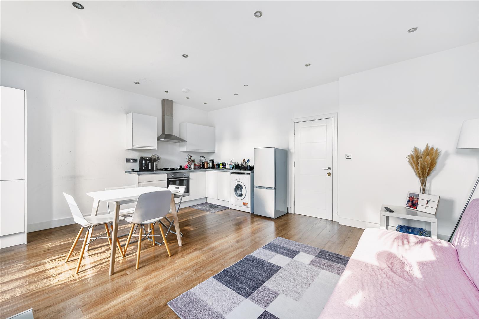 Flat Allison Road in Greater London