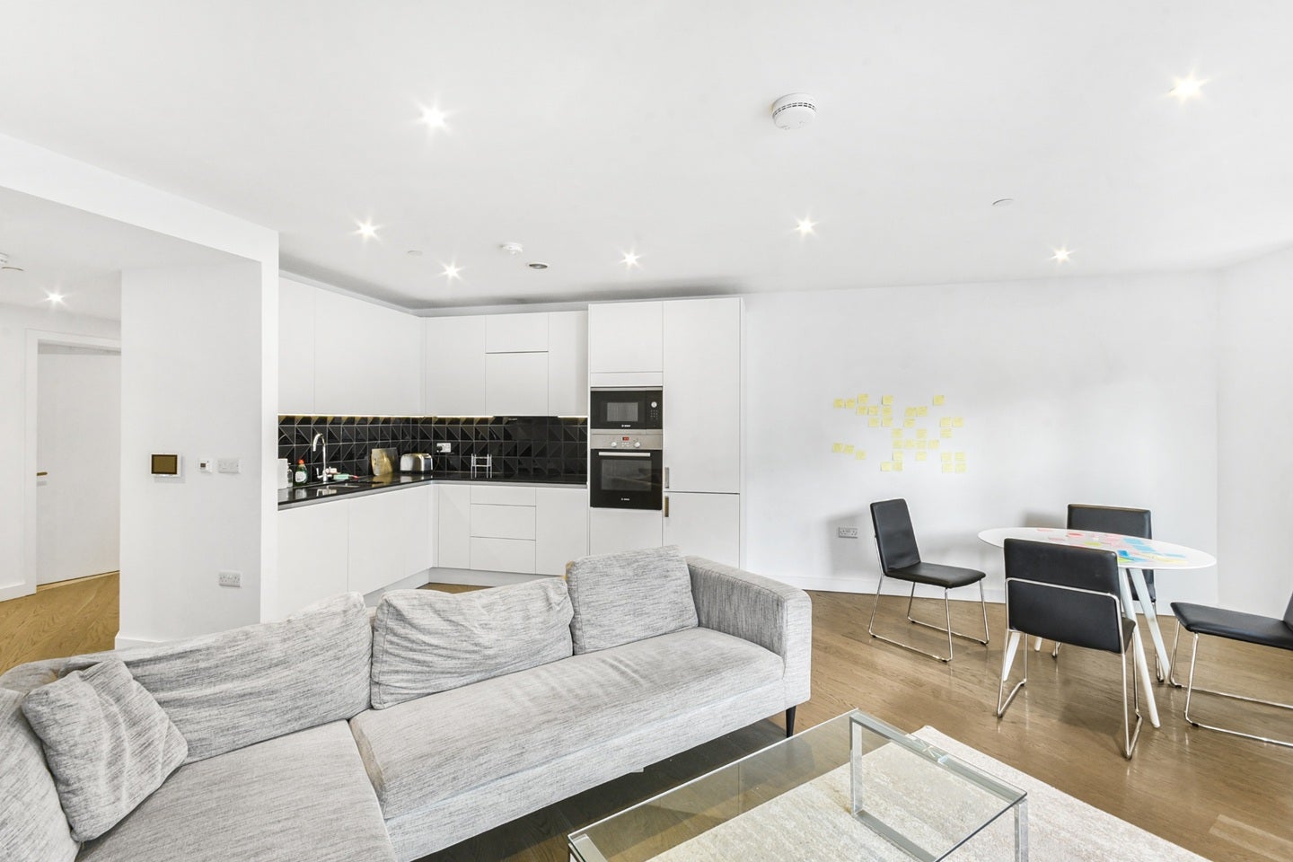 Flat Sayer Street in Greater London