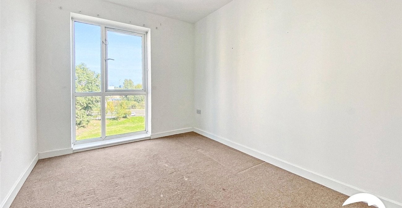 Flat Beltwood Road in Greater London