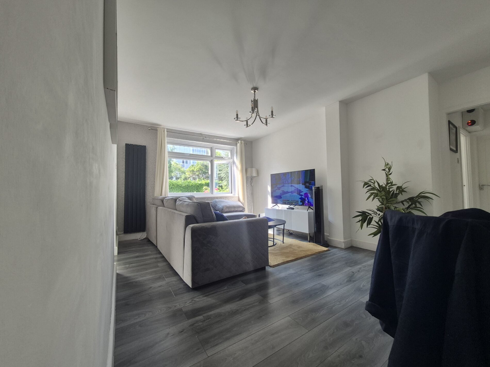 Flat Kersfield Road in Greater London